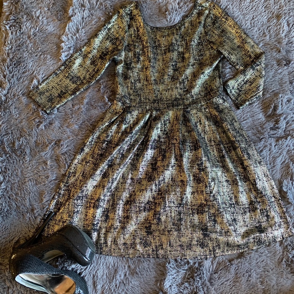 ONE LOVE DRESS - Picture 7 of 8